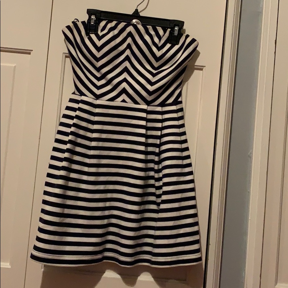 Cute stripped strapless mini dress